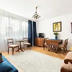 Metro Zacisze Fausta House With Garden By Bookinghost * Warschau