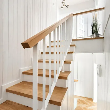 Metro Zacisze Fausta House With Garden Apartment Warsaw