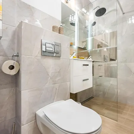 Metro Zacisze Fausta House With Garden By Bookinghost Warszawa