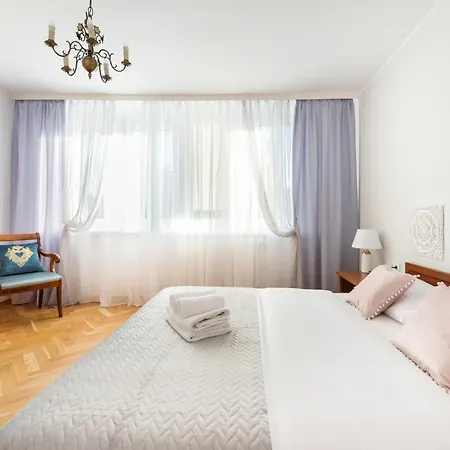 Apartament Metro Zacisze Fausta House With Garden Warszawa