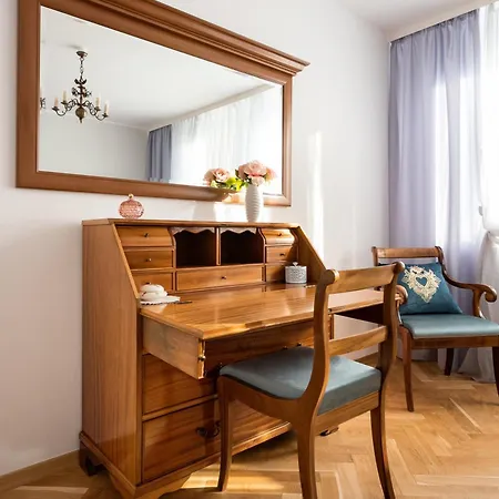 Apartment Metro Zacisze Fausta House With Garden