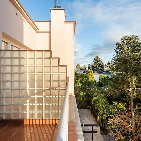 Metro Zacisze Fausta House With Garden