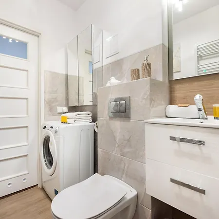 Metro Zacisze Fausta House With Garden Apartment Warsaw