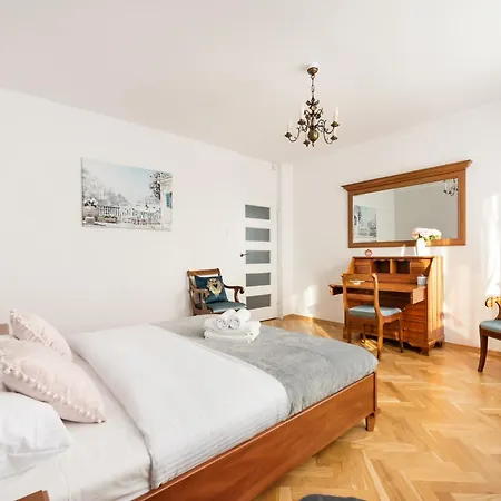 Metro Zacisze Fausta House With Garden Warszawa