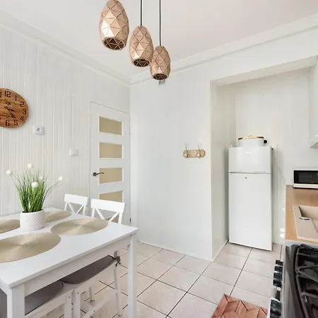 Metro Zacisze Fausta House With Garden By Bookinghost Апартаменты Варшава